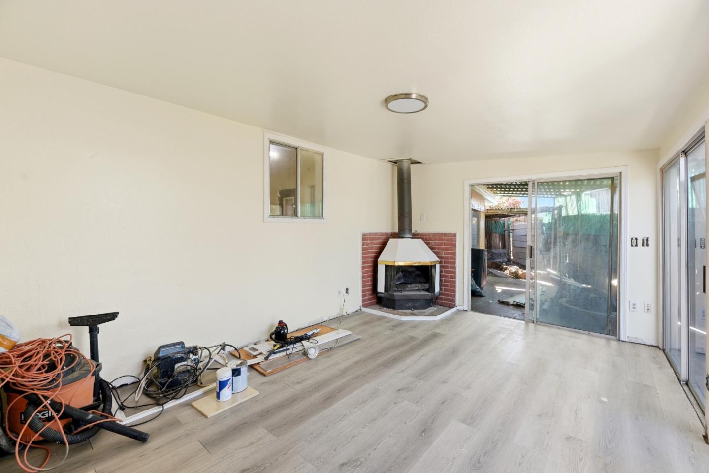 Detail Gallery Image 11 of 23 For 701 W 14th St, Antioch,  CA 94509 - 4 Beds | 2/1 Baths