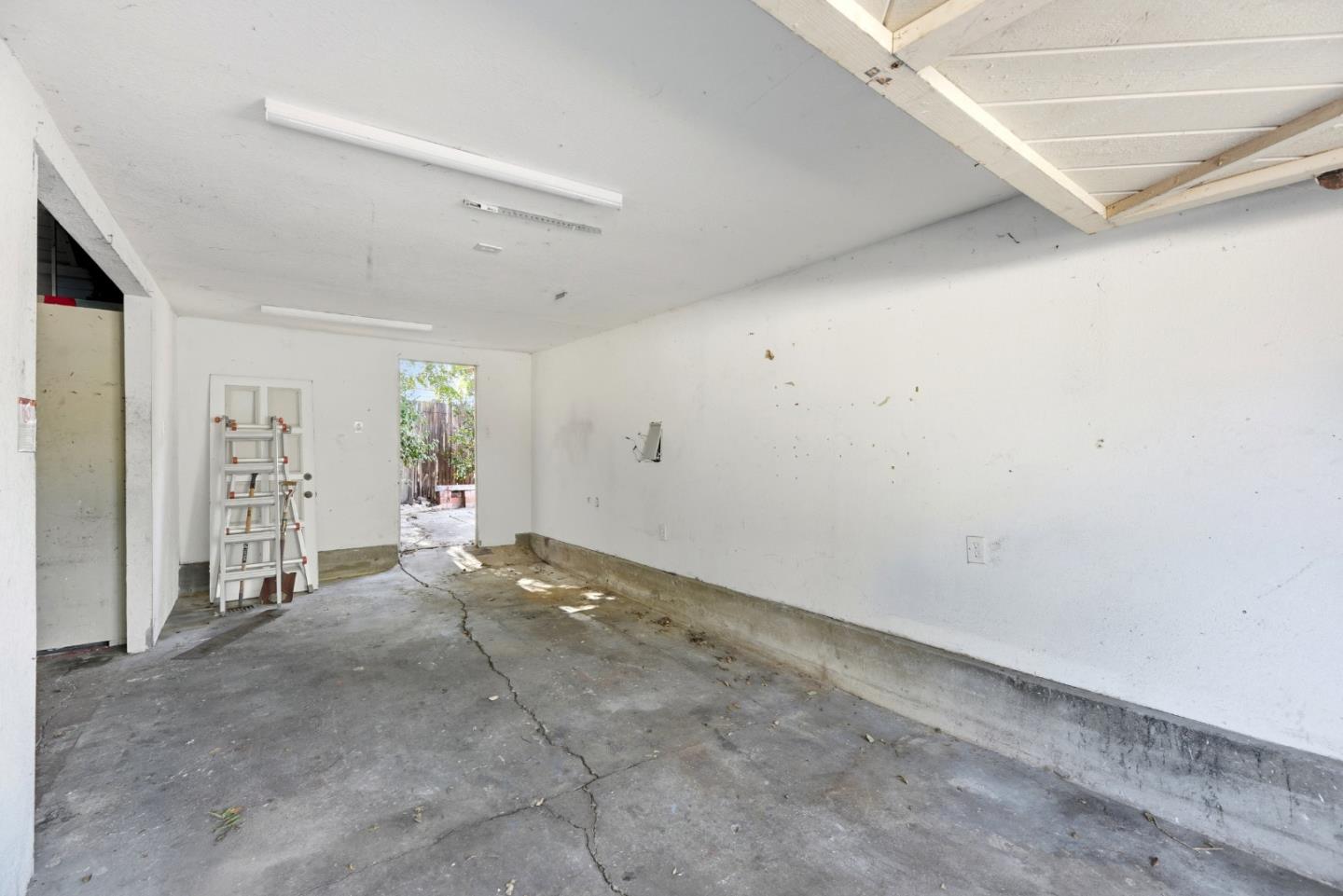 Detail Gallery Image 17 of 23 For 701 W 14th St, Antioch,  CA 94509 - 4 Beds | 2/1 Baths