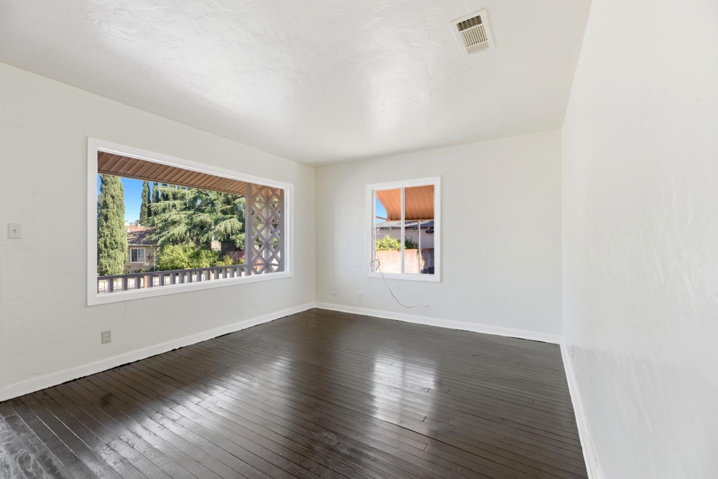 Detail Gallery Image 4 of 23 For 701 W 14th St, Antioch,  CA 94509 - 4 Beds | 2/1 Baths