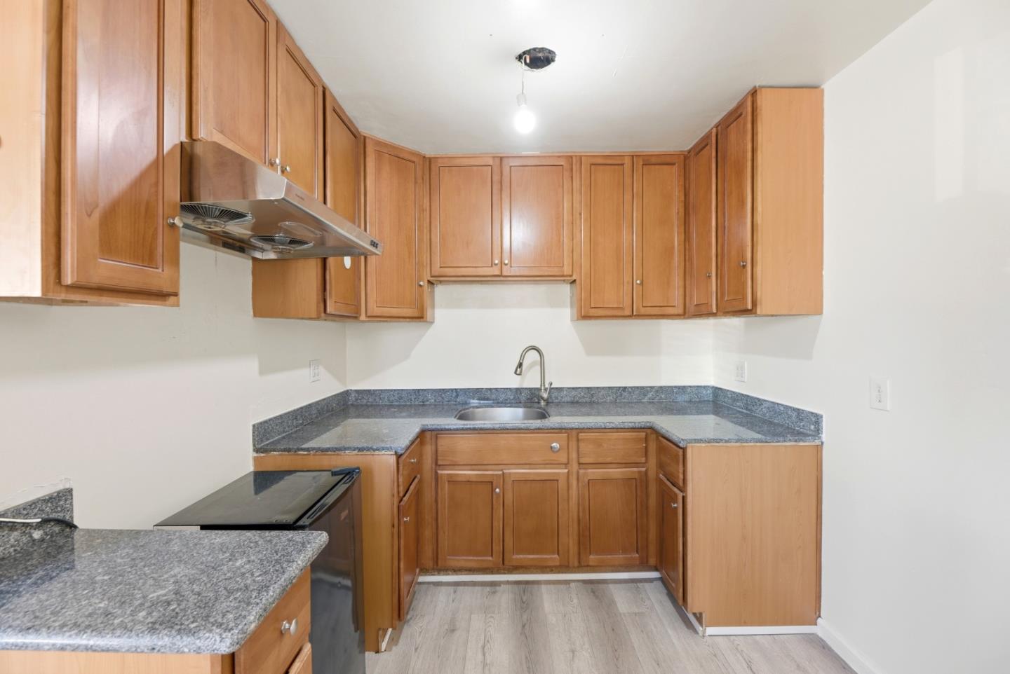 Detail Gallery Image 5 of 23 For 701 W 14th St, Antioch,  CA 94509 - 4 Beds | 2/1 Baths