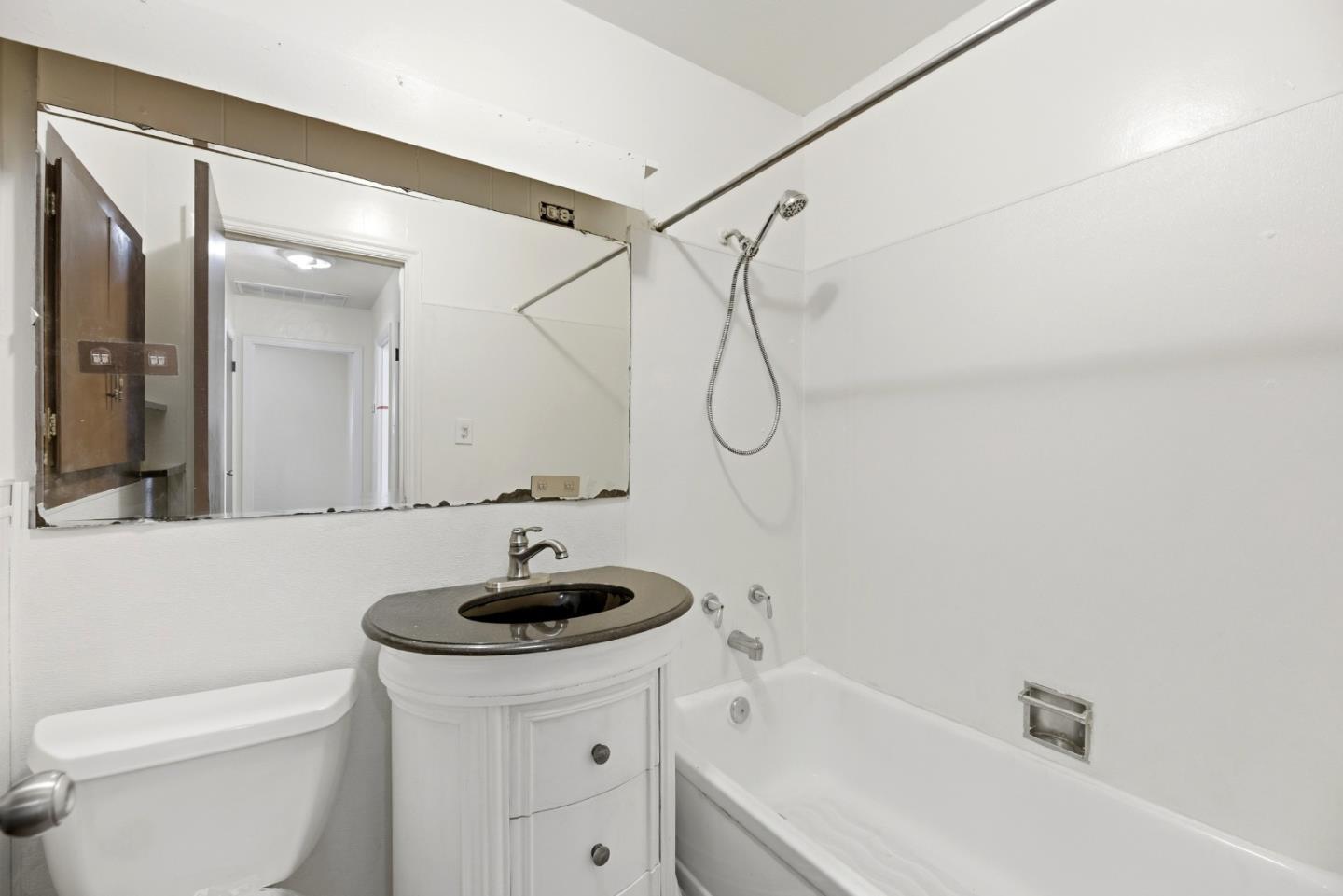 Detail Gallery Image 7 of 23 For 701 W 14th St, Antioch,  CA 94509 - 4 Beds | 2/1 Baths