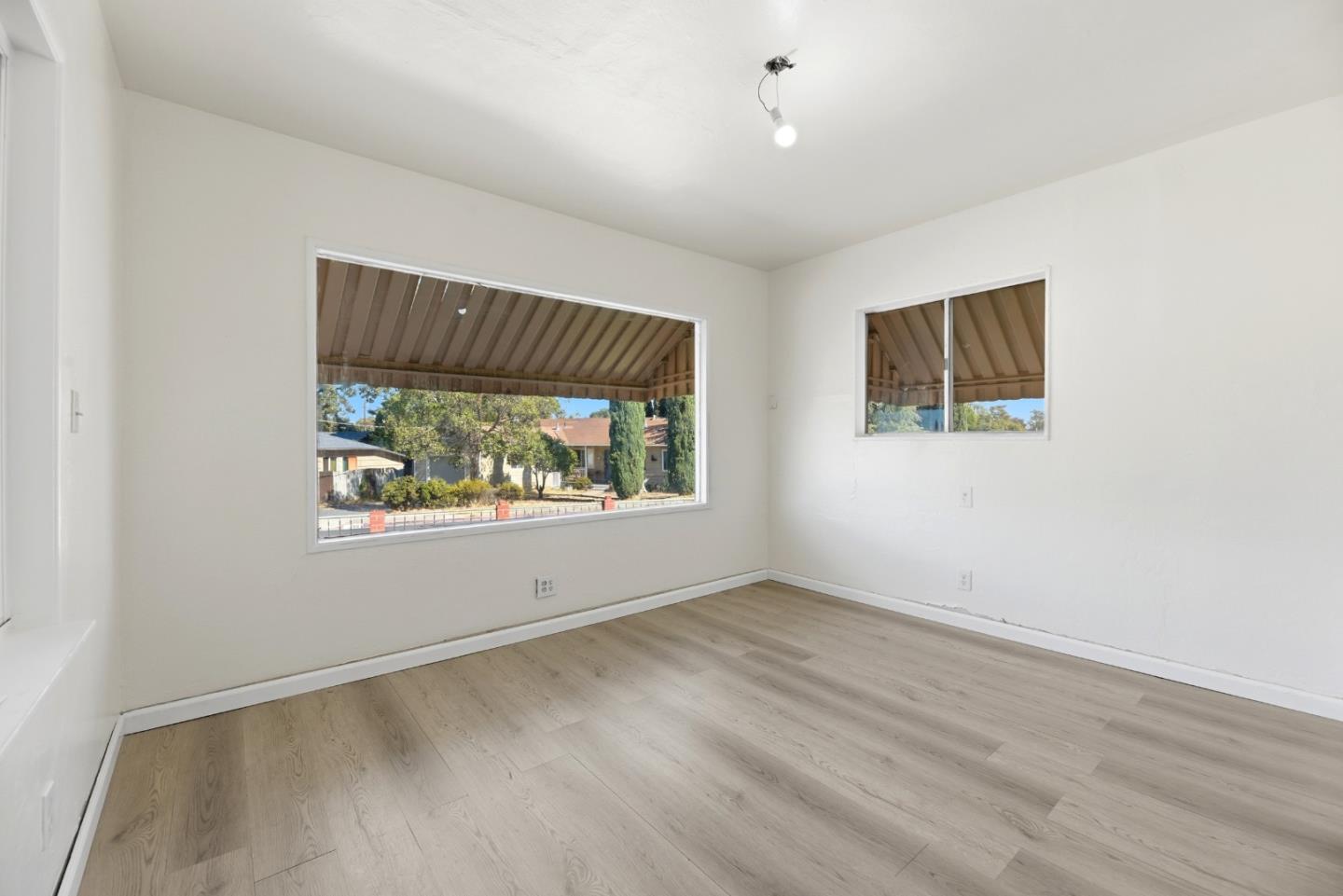 Detail Gallery Image 8 of 23 For 701 W 14th St, Antioch,  CA 94509 - 4 Beds | 2/1 Baths