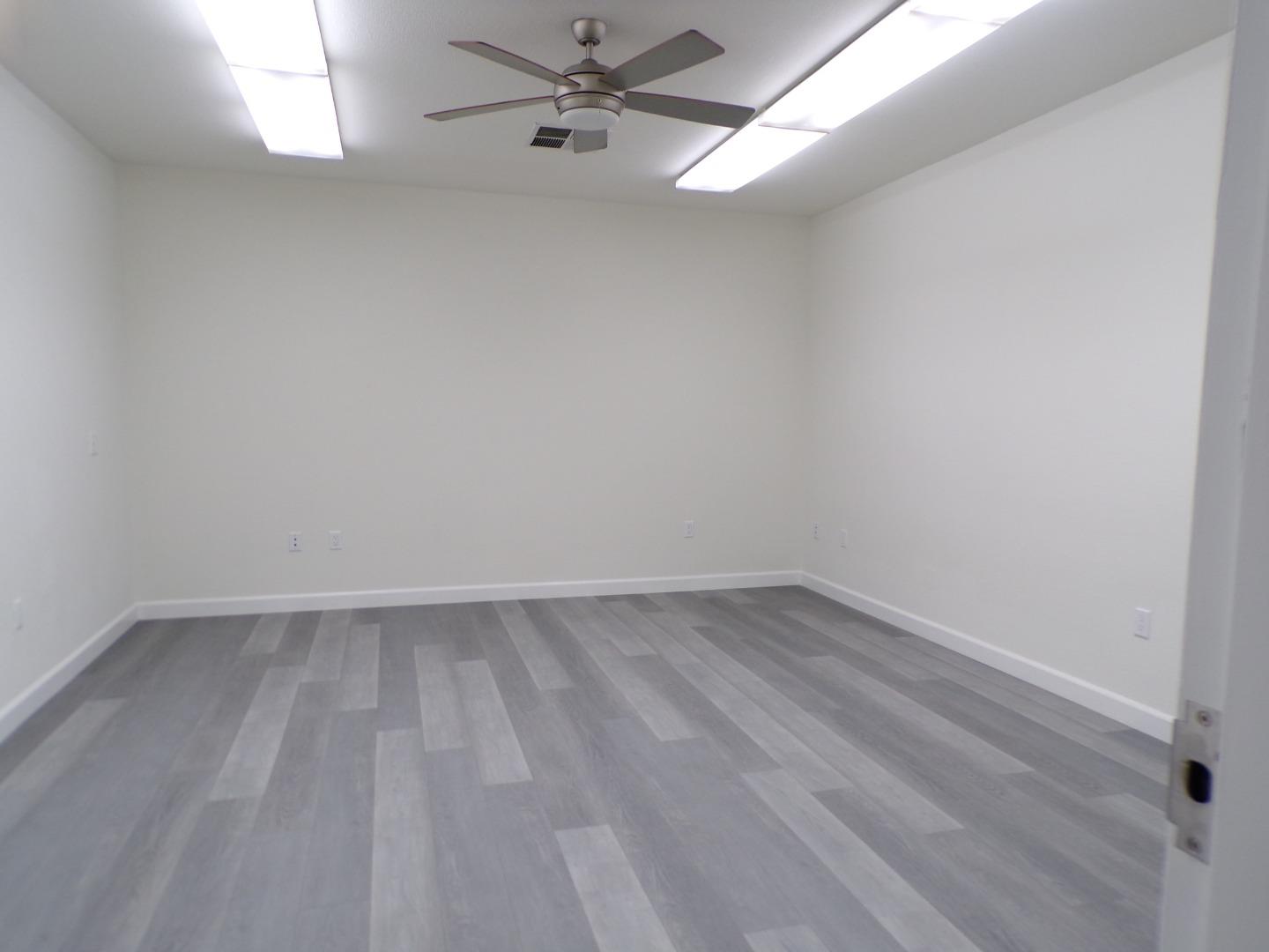 Detail Gallery Image 6 of 17 For 953 Washington St, San Carlos,  CA 94070 - – Beds | – Baths