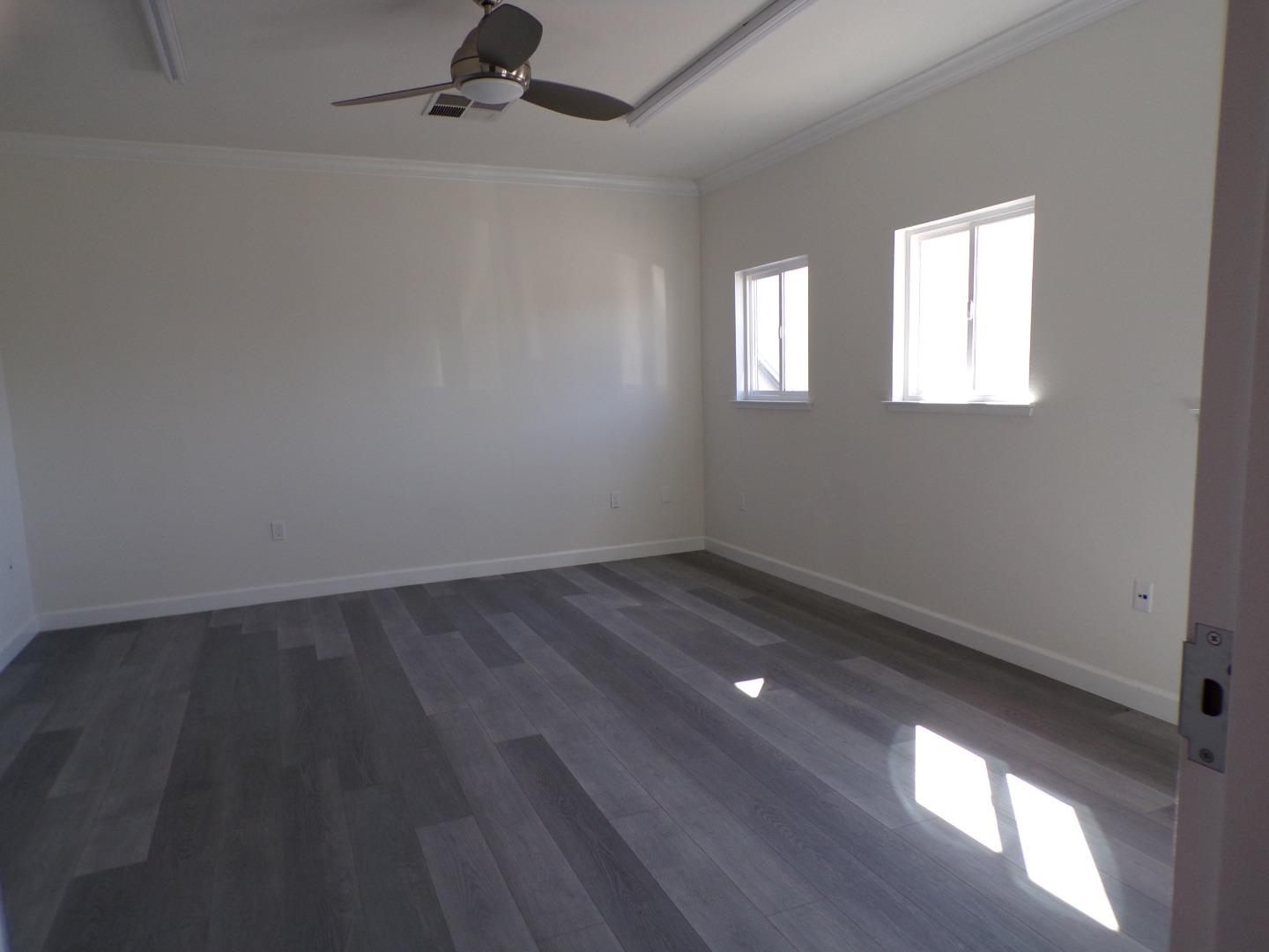 Detail Gallery Image 7 of 17 For 953 Washington St, San Carlos,  CA 94070 - – Beds | – Baths