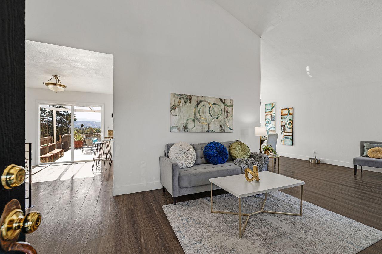 Detail Gallery Image 10 of 35 For 464 Archglen Way, San Jose,  CA 95111 - 4 Beds | 3 Baths