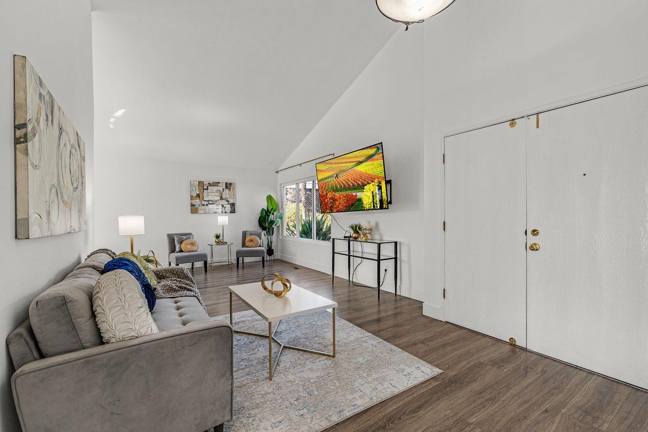 Detail Gallery Image 11 of 35 For 464 Archglen Way, San Jose,  CA 95111 - 4 Beds | 3 Baths