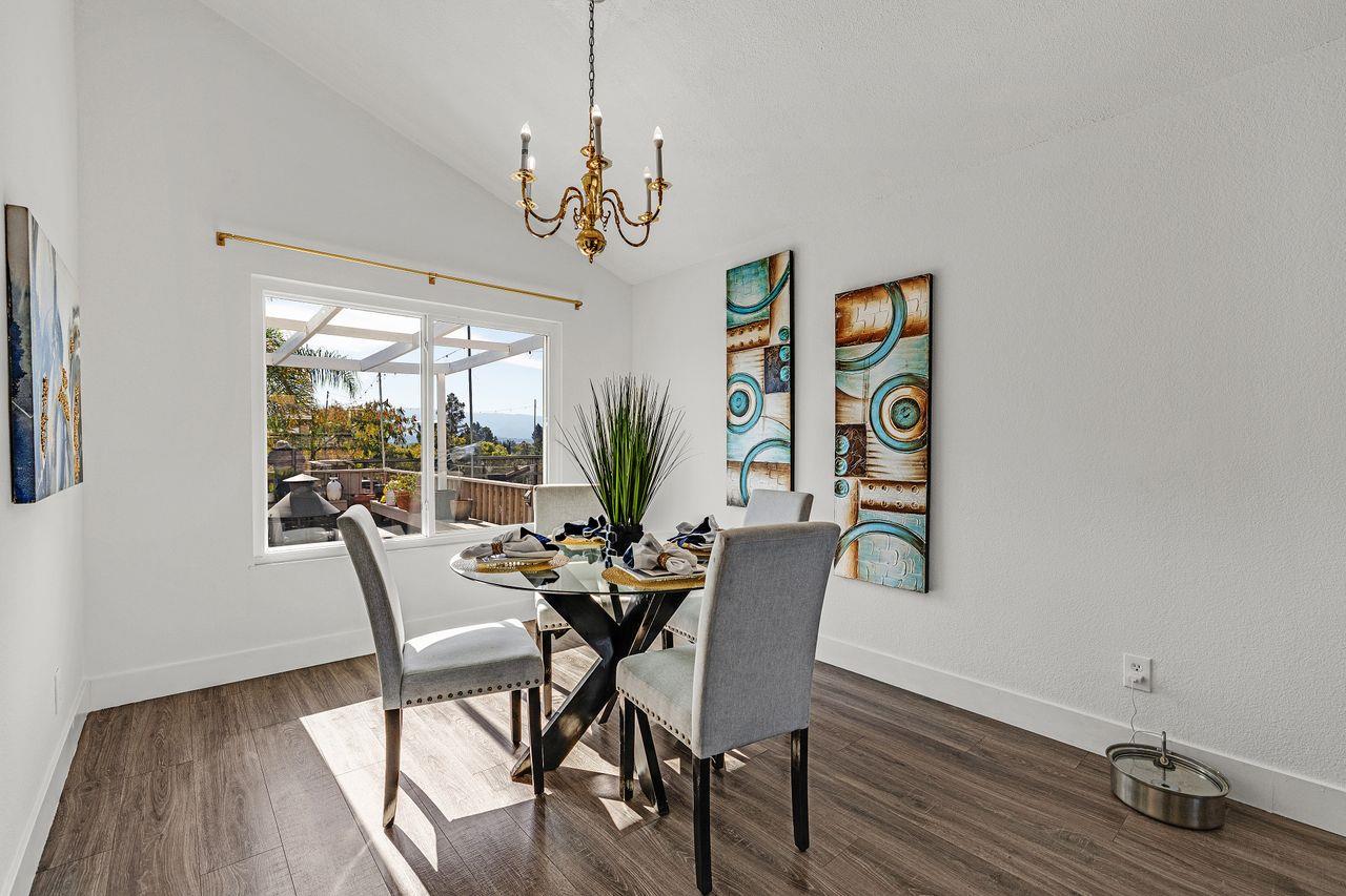 Detail Gallery Image 13 of 35 For 464 Archglen Way, San Jose,  CA 95111 - 4 Beds | 3 Baths