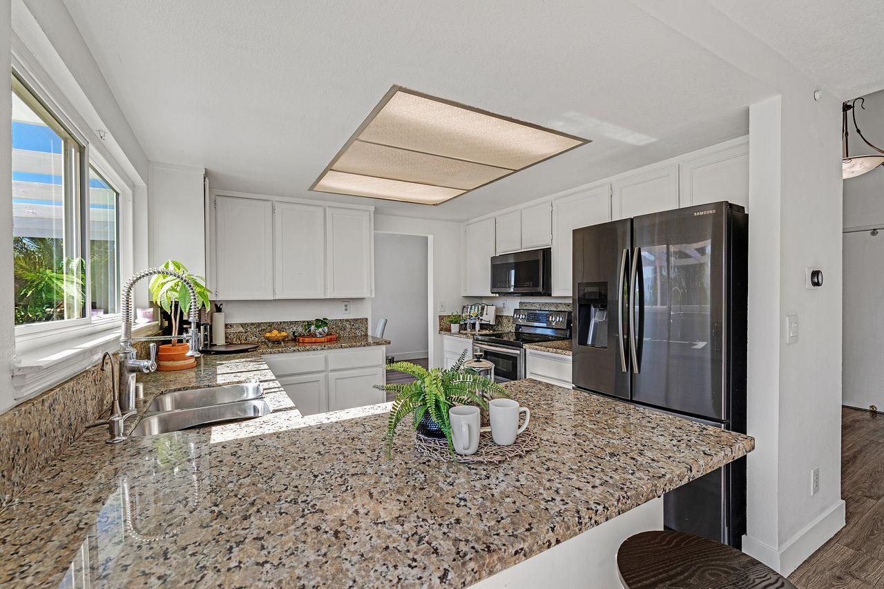 Detail Gallery Image 16 of 35 For 464 Archglen Way, San Jose,  CA 95111 - 4 Beds | 3 Baths