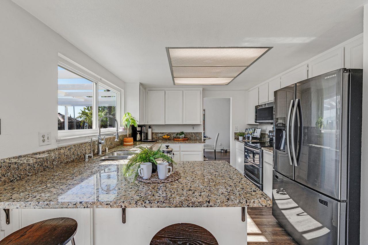 Detail Gallery Image 17 of 35 For 464 Archglen Way, San Jose,  CA 95111 - 4 Beds | 3 Baths