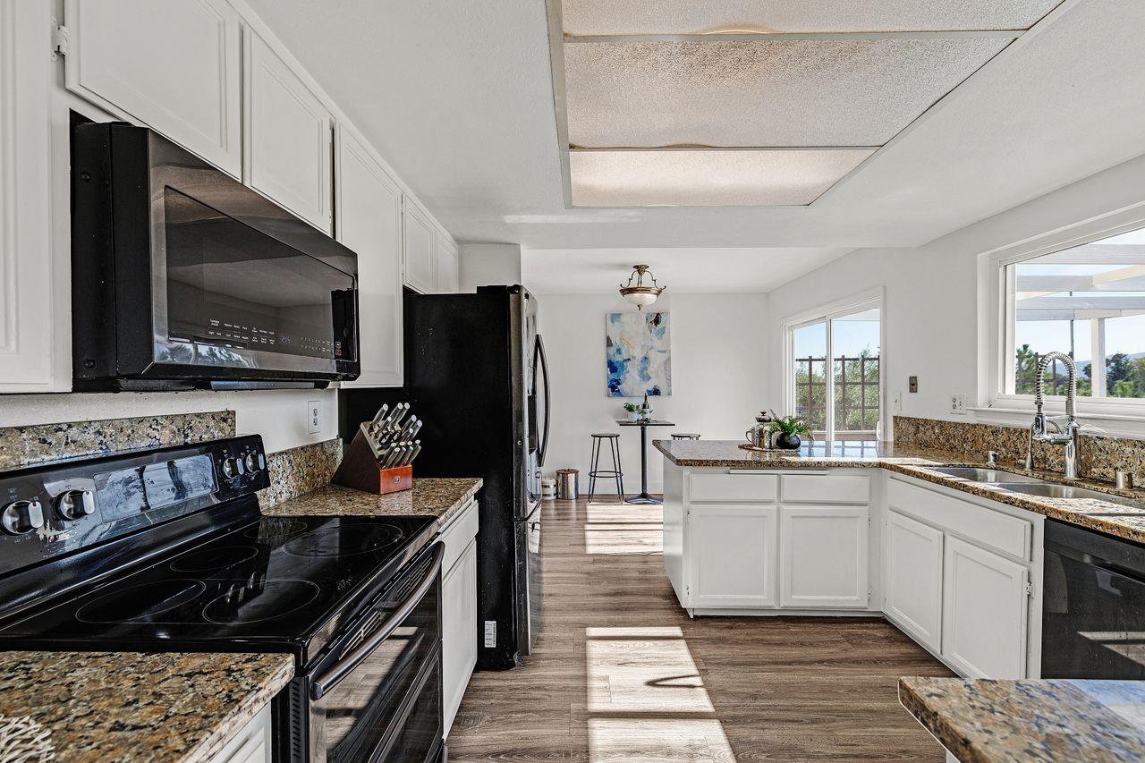 Detail Gallery Image 21 of 35 For 464 Archglen Way, San Jose,  CA 95111 - 4 Beds | 3 Baths