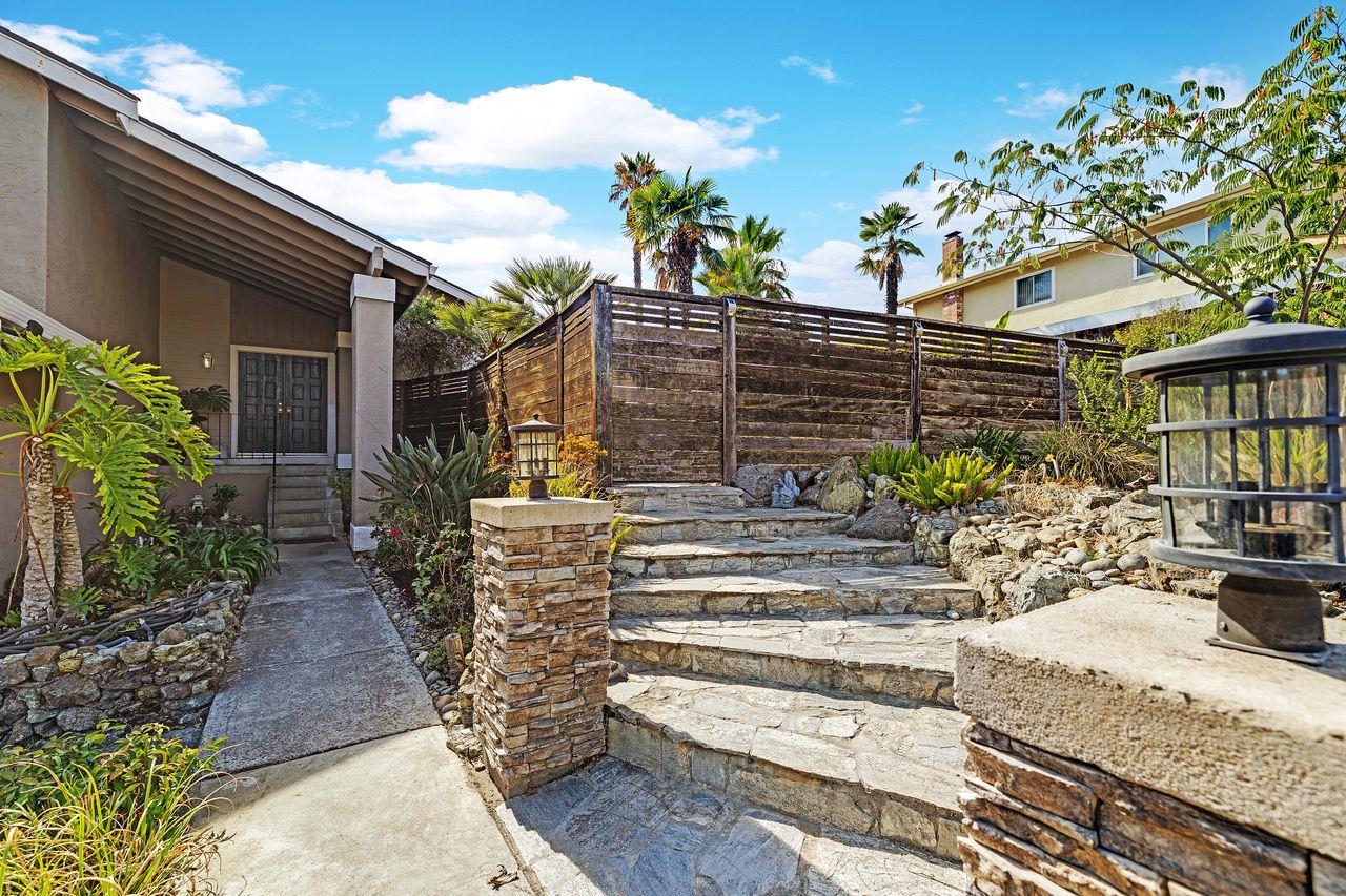 Detail Gallery Image 6 of 35 For 464 Archglen Way, San Jose,  CA 95111 - 4 Beds | 3 Baths