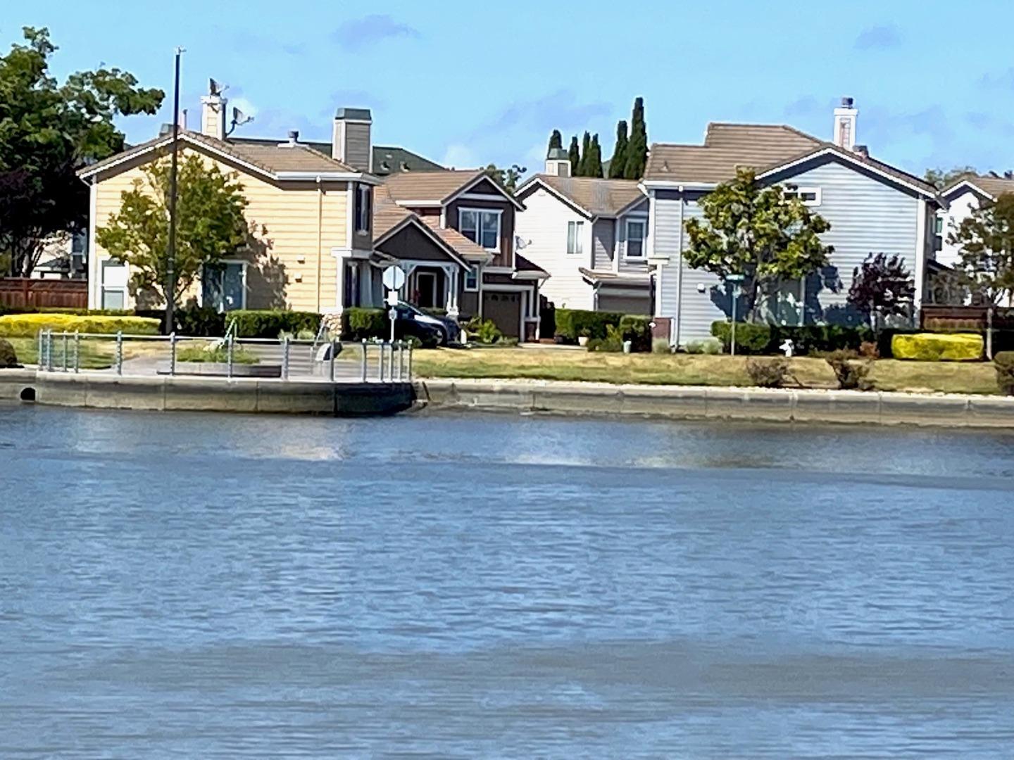 Detail Gallery Image 4 of 46 For 366 Treasure Island Dr, Belmont,  CA 94002 - 4 Beds | 3/1 Baths