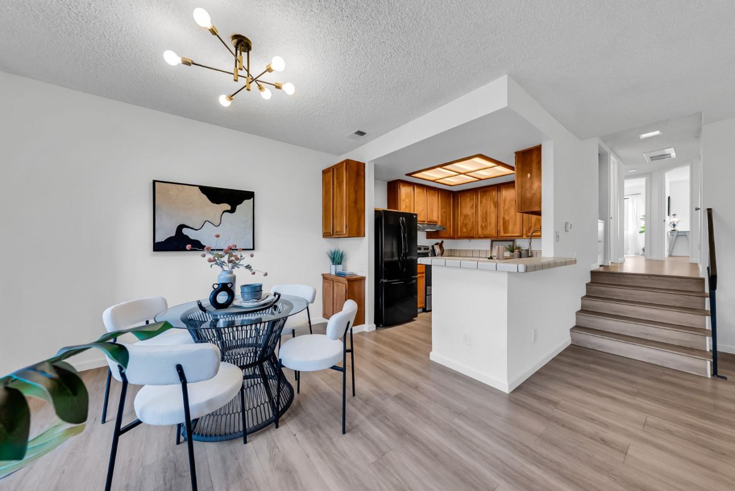 Detail Gallery Image 11 of 53 For 364 Kenbrook Cir, San Jose,  CA 95111 - 2 Beds | 2 Baths