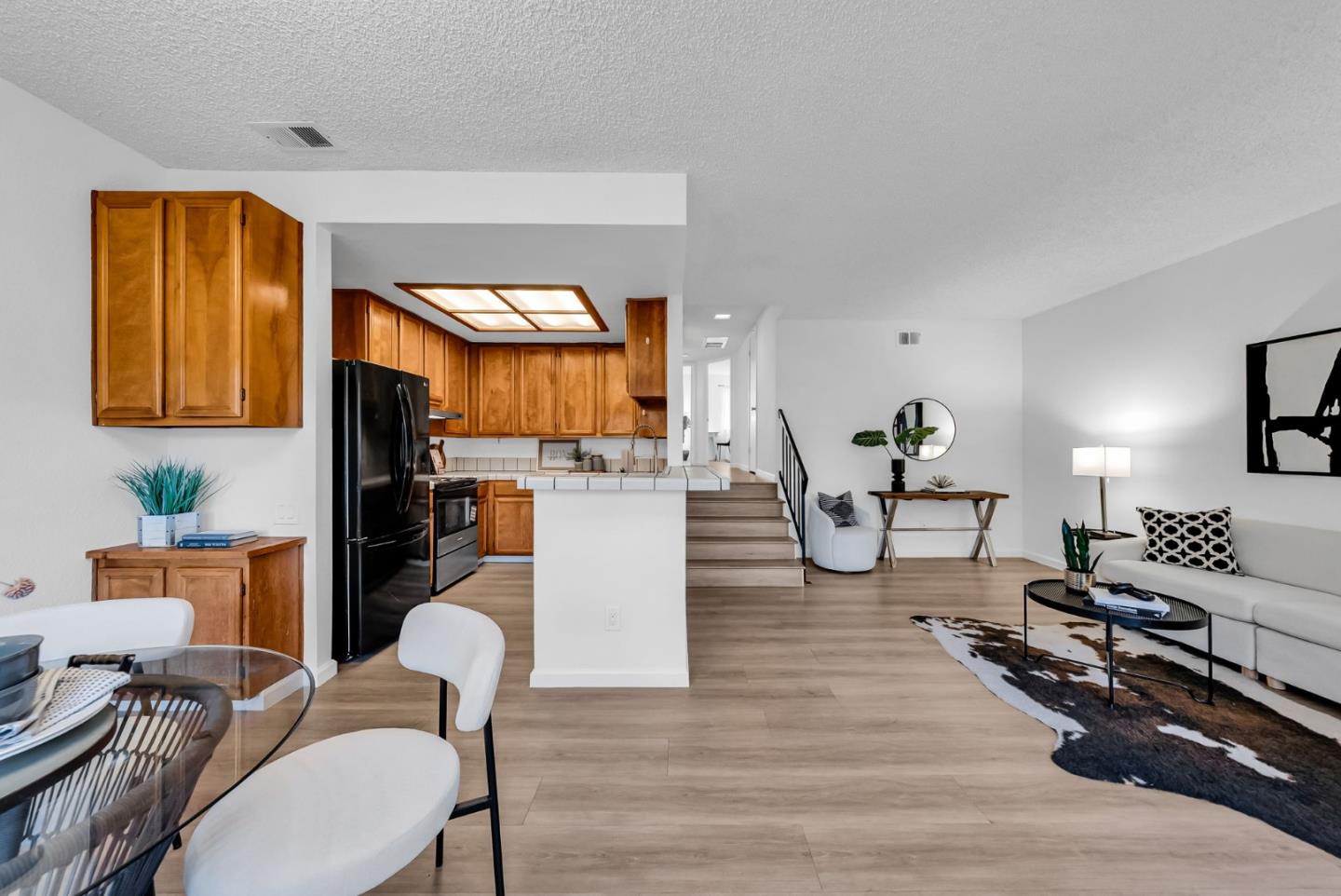 Detail Gallery Image 12 of 53 For 364 Kenbrook Cir, San Jose,  CA 95111 - 2 Beds | 2 Baths