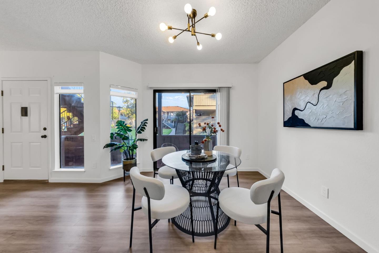 Detail Gallery Image 14 of 53 For 364 Kenbrook Cir, San Jose,  CA 95111 - 2 Beds | 2 Baths