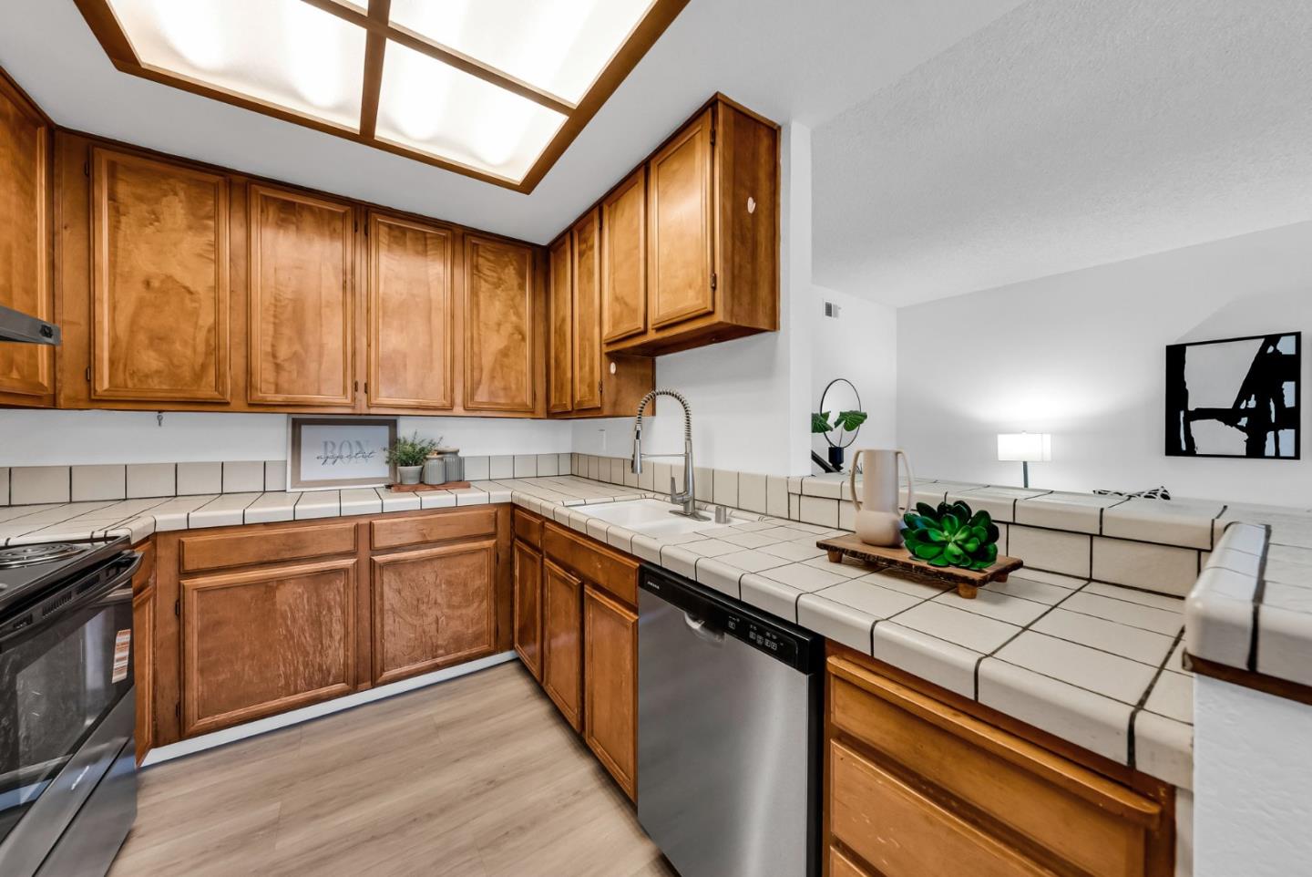 Detail Gallery Image 18 of 53 For 364 Kenbrook Cir, San Jose,  CA 95111 - 2 Beds | 2 Baths