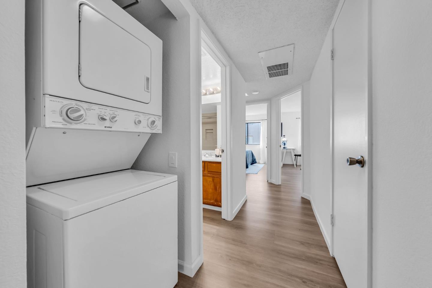 Detail Gallery Image 21 of 53 For 364 Kenbrook Cir, San Jose,  CA 95111 - 2 Beds | 2 Baths