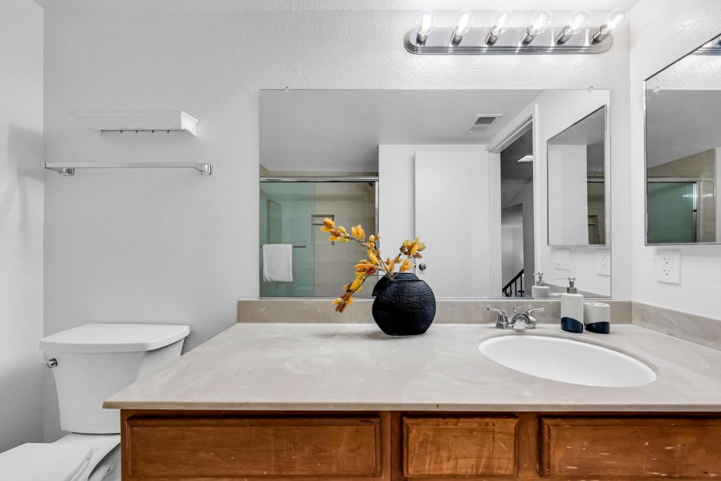 Detail Gallery Image 24 of 53 For 364 Kenbrook Cir, San Jose,  CA 95111 - 2 Beds | 2 Baths