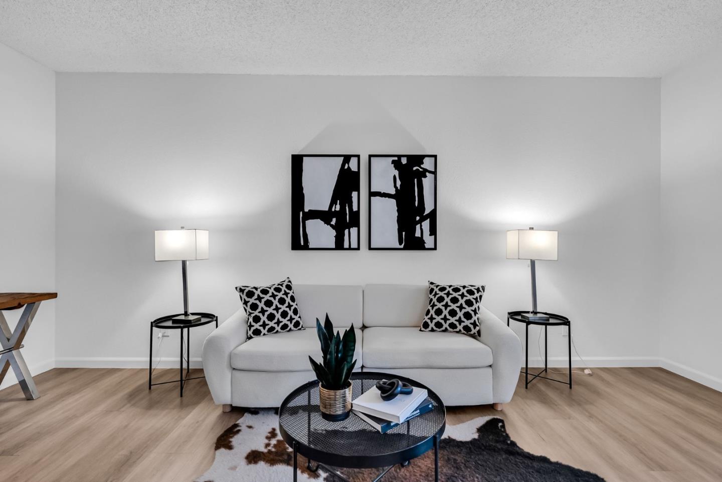 Detail Gallery Image 7 of 53 For 364 Kenbrook Cir, San Jose,  CA 95111 - 2 Beds | 2 Baths