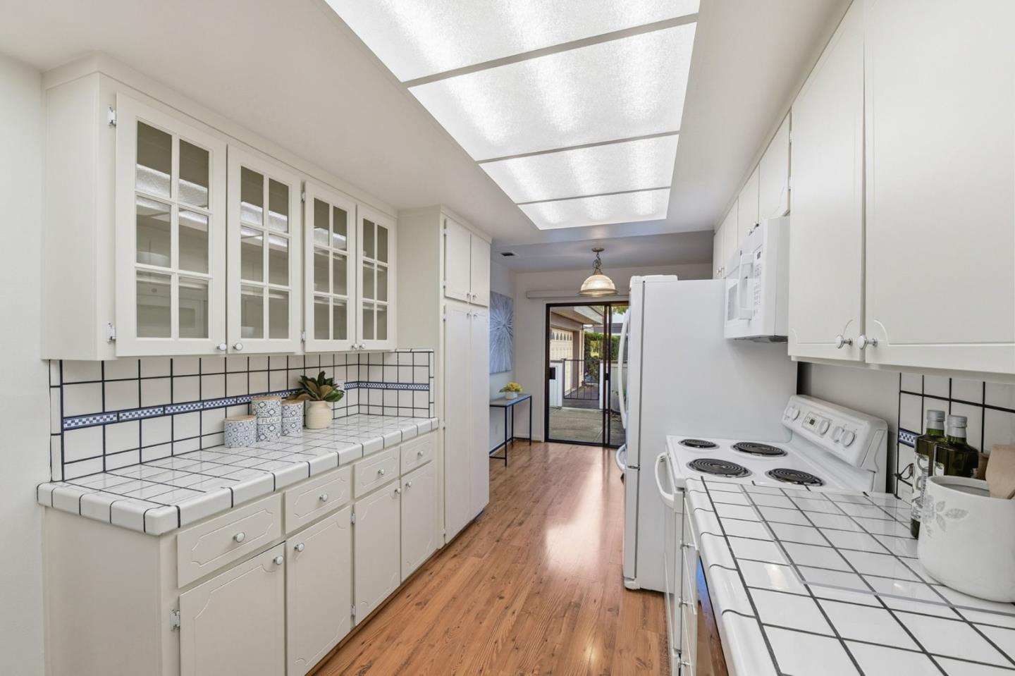 Detail Gallery Image 13 of 38 For 6098 Montgomery Ct, San Jose,  CA 95135 - 2 Beds | 2 Baths