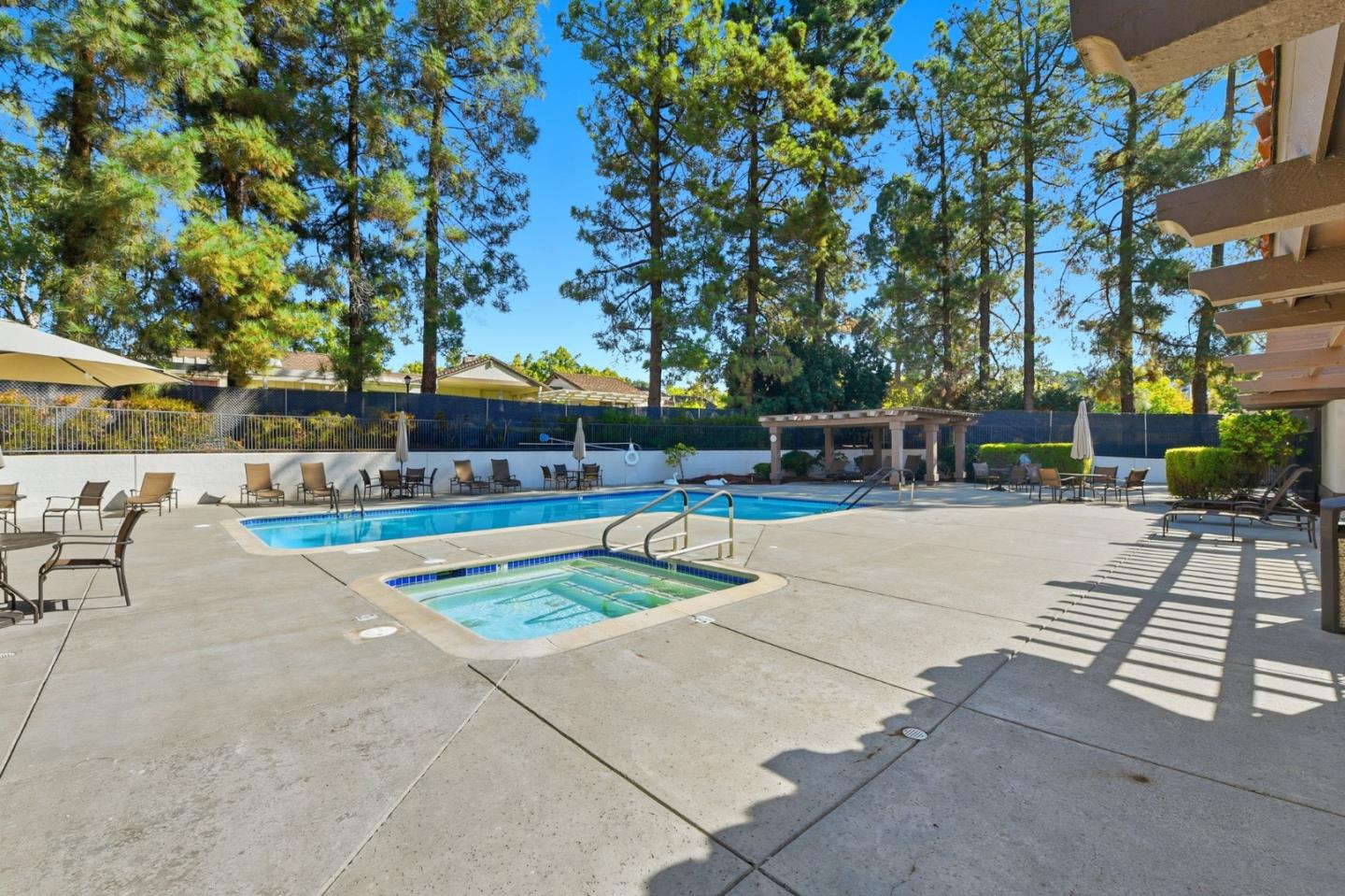 Detail Gallery Image 31 of 38 For 6098 Montgomery Ct, San Jose,  CA 95135 - 2 Beds | 2 Baths