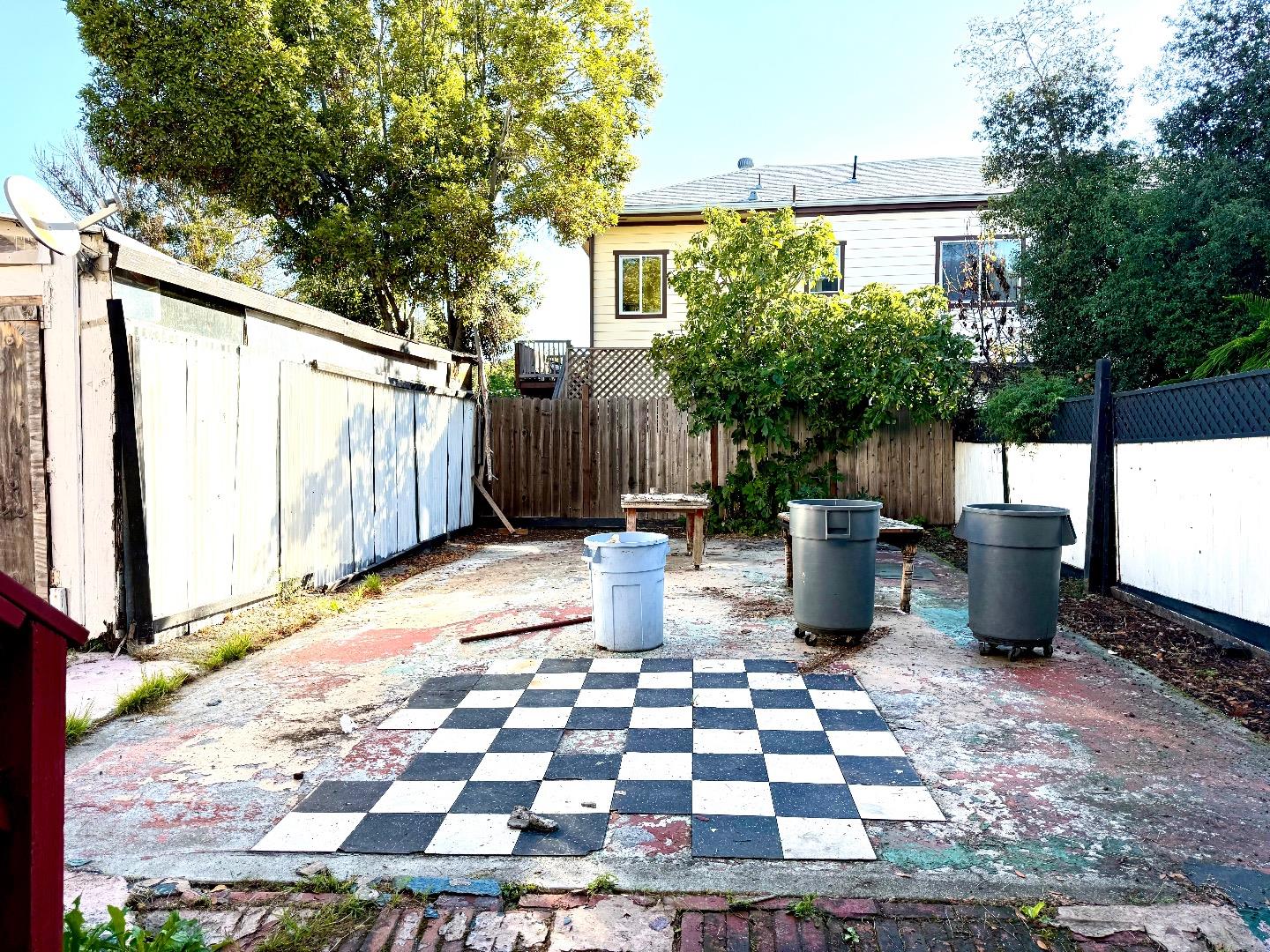 Detail Gallery Image 16 of 16 For 5706 Genoa St, Oakland,  CA 94608 - 4 Beds | 2 Baths