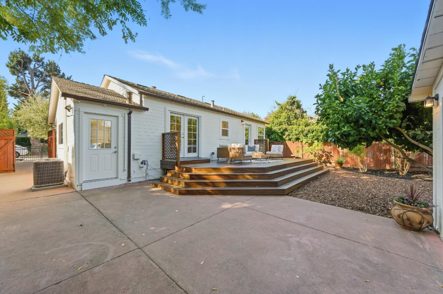 Detail Gallery Image 18 of 38 For 175 Orchard Ave, Redwood City,  CA 94061 - 2 Beds | 1 Baths