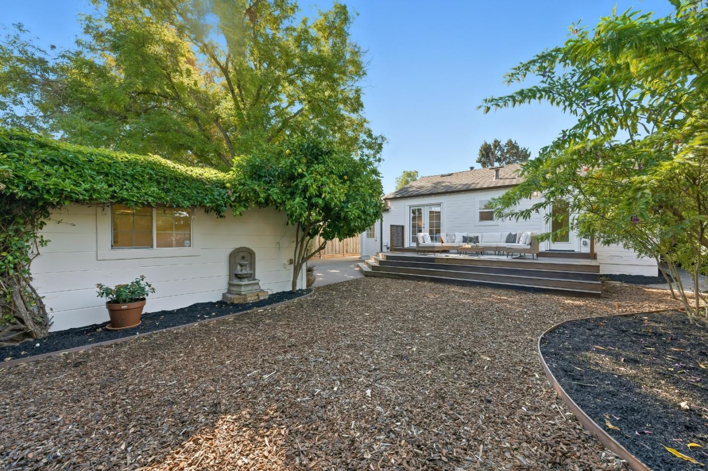 Detail Gallery Image 22 of 38 For 175 Orchard Ave, Redwood City,  CA 94061 - 2 Beds | 1 Baths