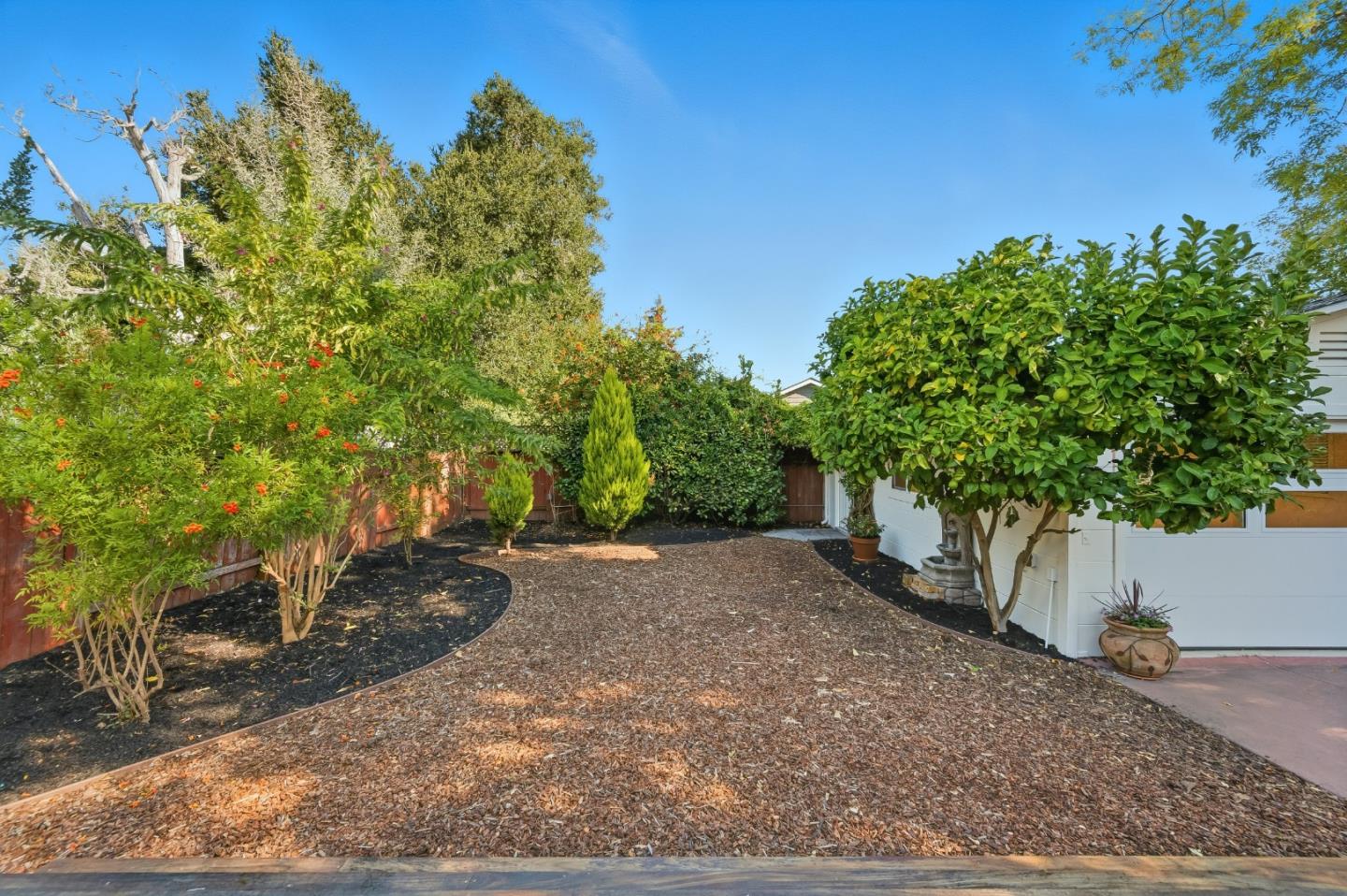 Detail Gallery Image 30 of 38 For 175 Orchard Ave, Redwood City,  CA 94061 - 2 Beds | 1 Baths