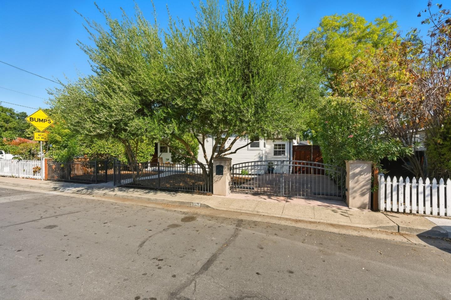 Detail Gallery Image 37 of 38 For 175 Orchard Ave, Redwood City,  CA 94061 - 2 Beds | 1 Baths