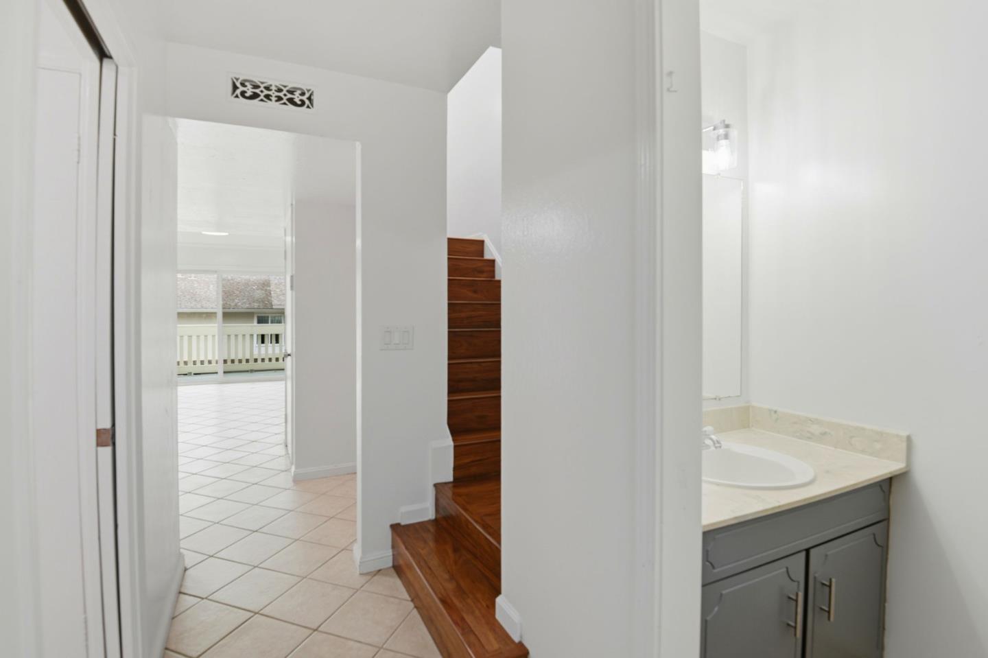 Detail Gallery Image 19 of 32 For 3375 Norton Way #5,  Pleasanton,  CA 94566 - 2 Beds | 1/1 Baths