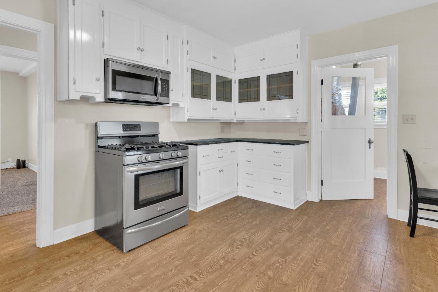 Detail Gallery Image 12 of 27 For 404 Ellis St, King City,  CA 93930 - 2 Beds | 1 Baths