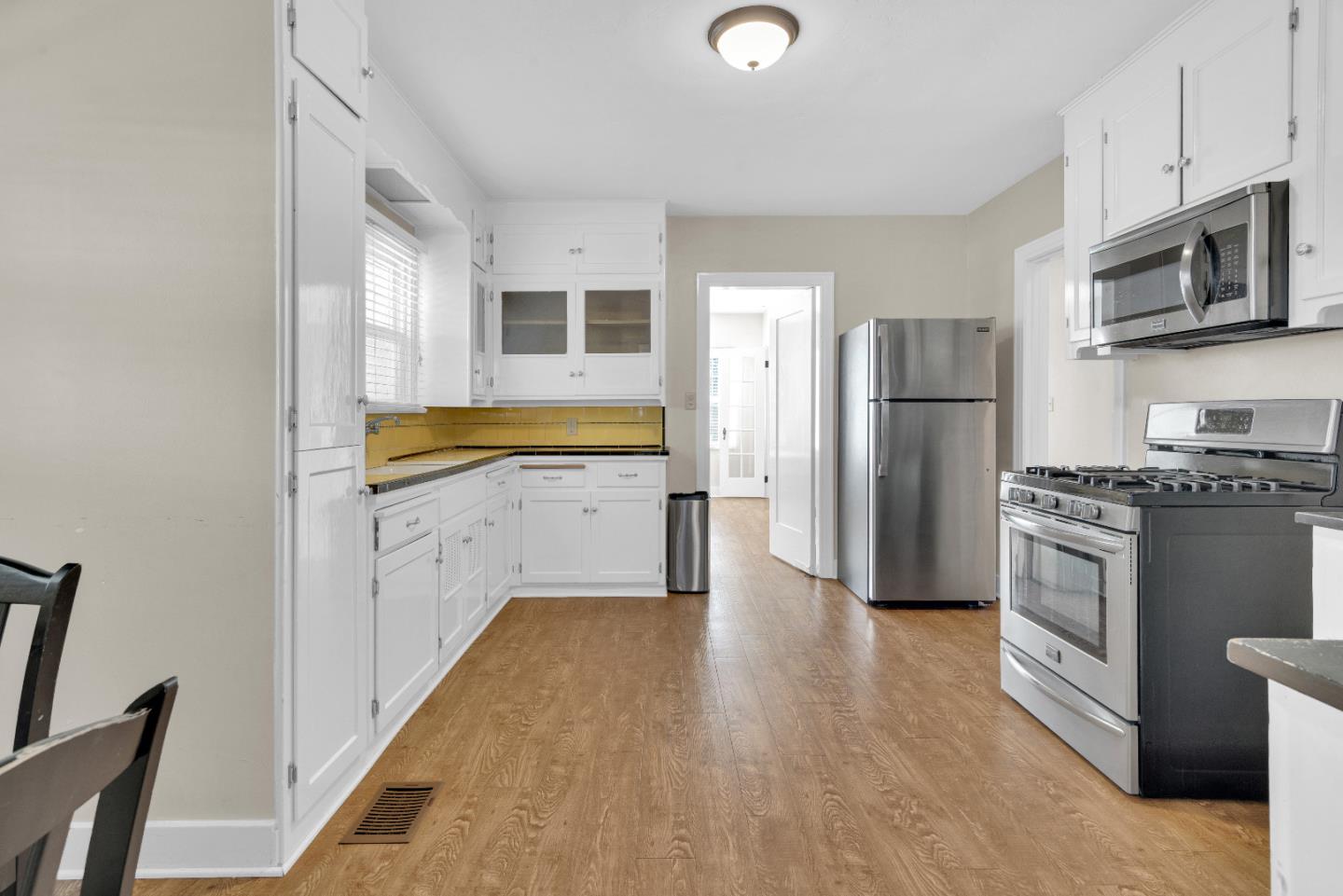 Detail Gallery Image 14 of 27 For 404 Ellis St, King City,  CA 93930 - 2 Beds | 1 Baths