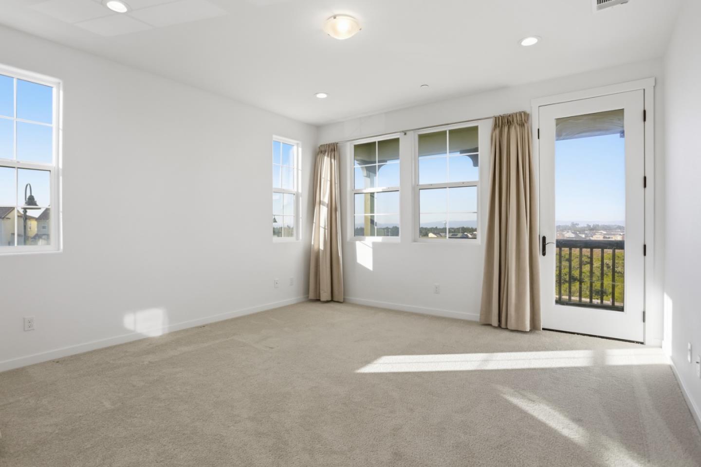 Detail Gallery Image 10 of 26 For 2989 Denali Dr, Marina,  CA 93933 - 3 Beds | 2/1 Baths