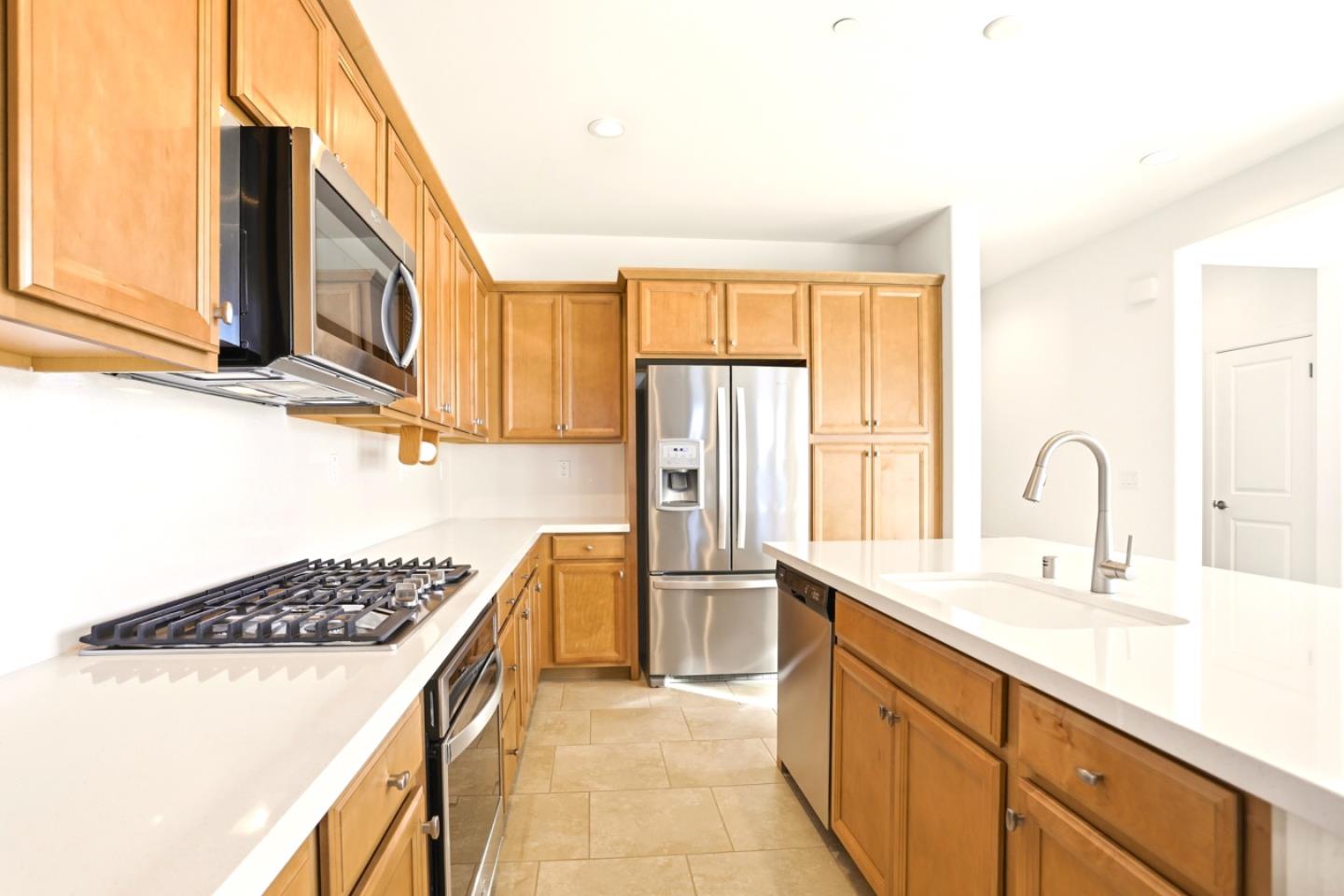 Detail Gallery Image 4 of 26 For 2989 Denali Dr, Marina,  CA 93933 - 3 Beds | 2/1 Baths