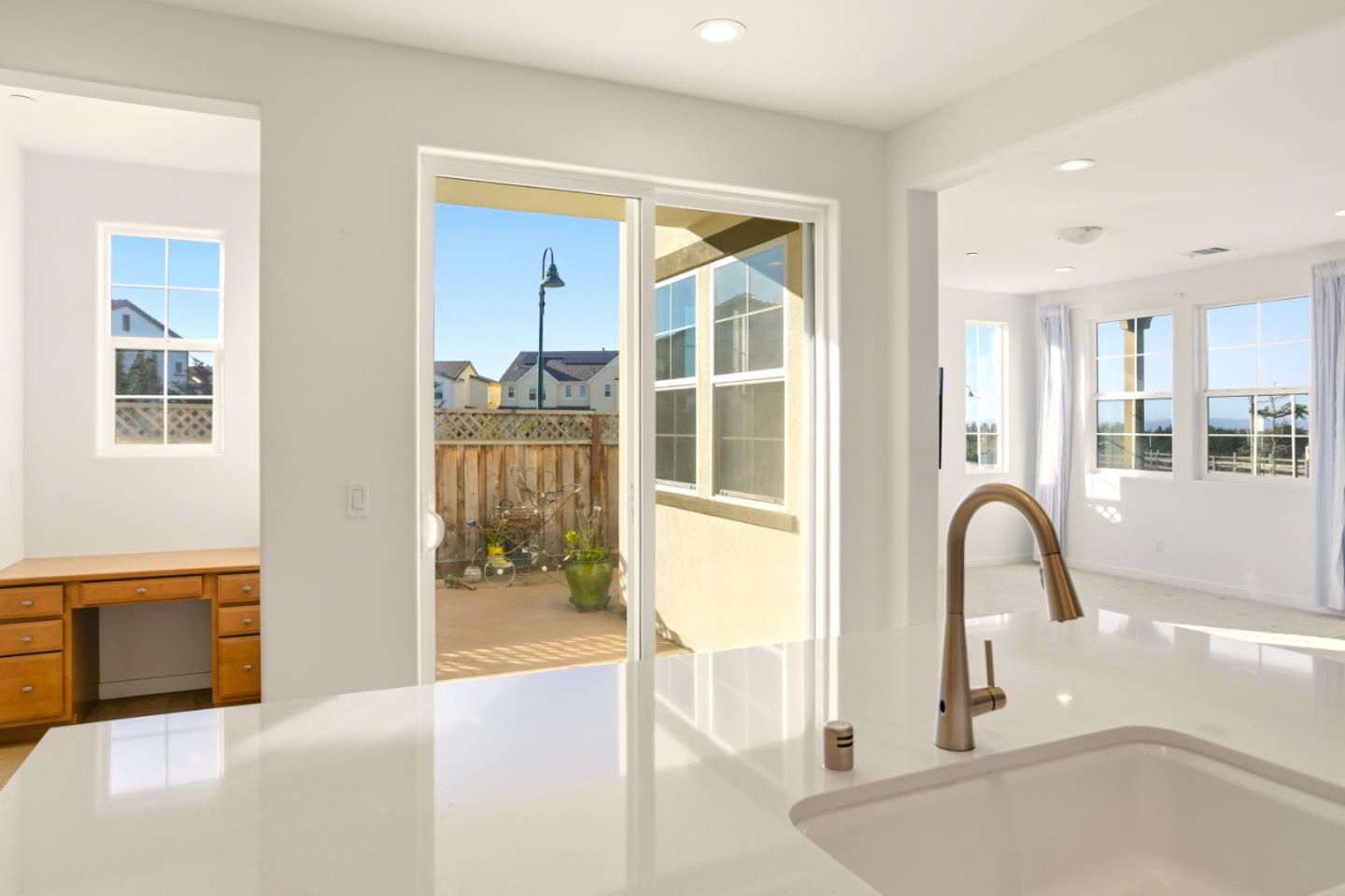 Detail Gallery Image 5 of 26 For 2989 Denali Dr, Marina,  CA 93933 - 3 Beds | 2/1 Baths