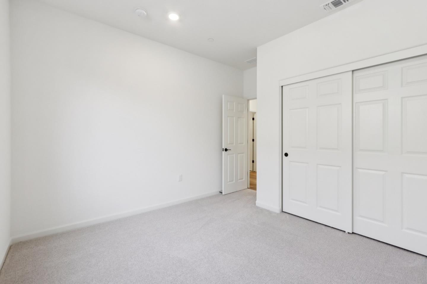 Detail Gallery Image 23 of 35 For 1871 Amaryllis Dr, Hollister,  CA 95023 - 4 Beds | 3 Baths