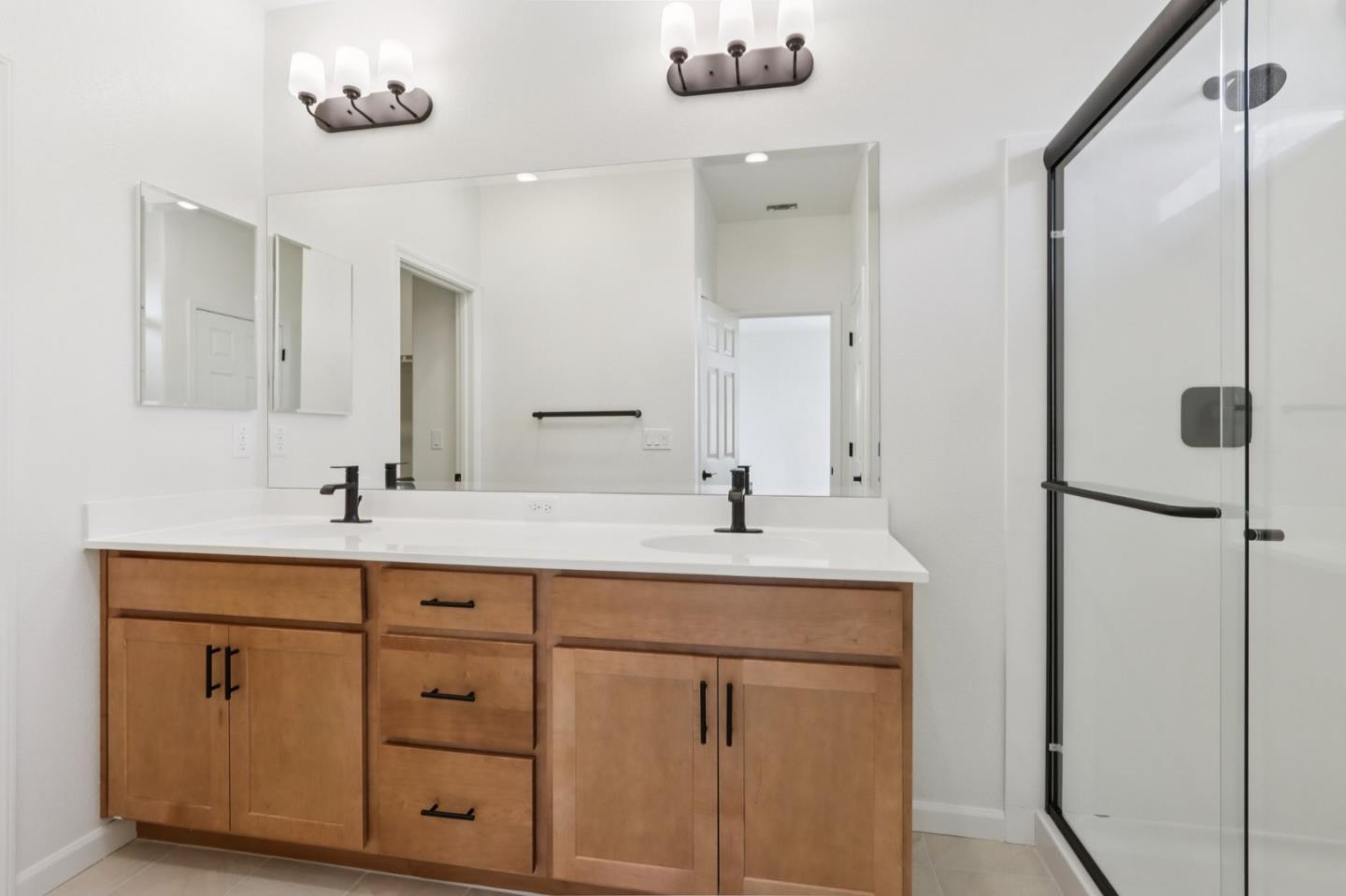 Detail Gallery Image 26 of 35 For 1871 Amaryllis Dr, Hollister,  CA 95023 - 4 Beds | 3 Baths