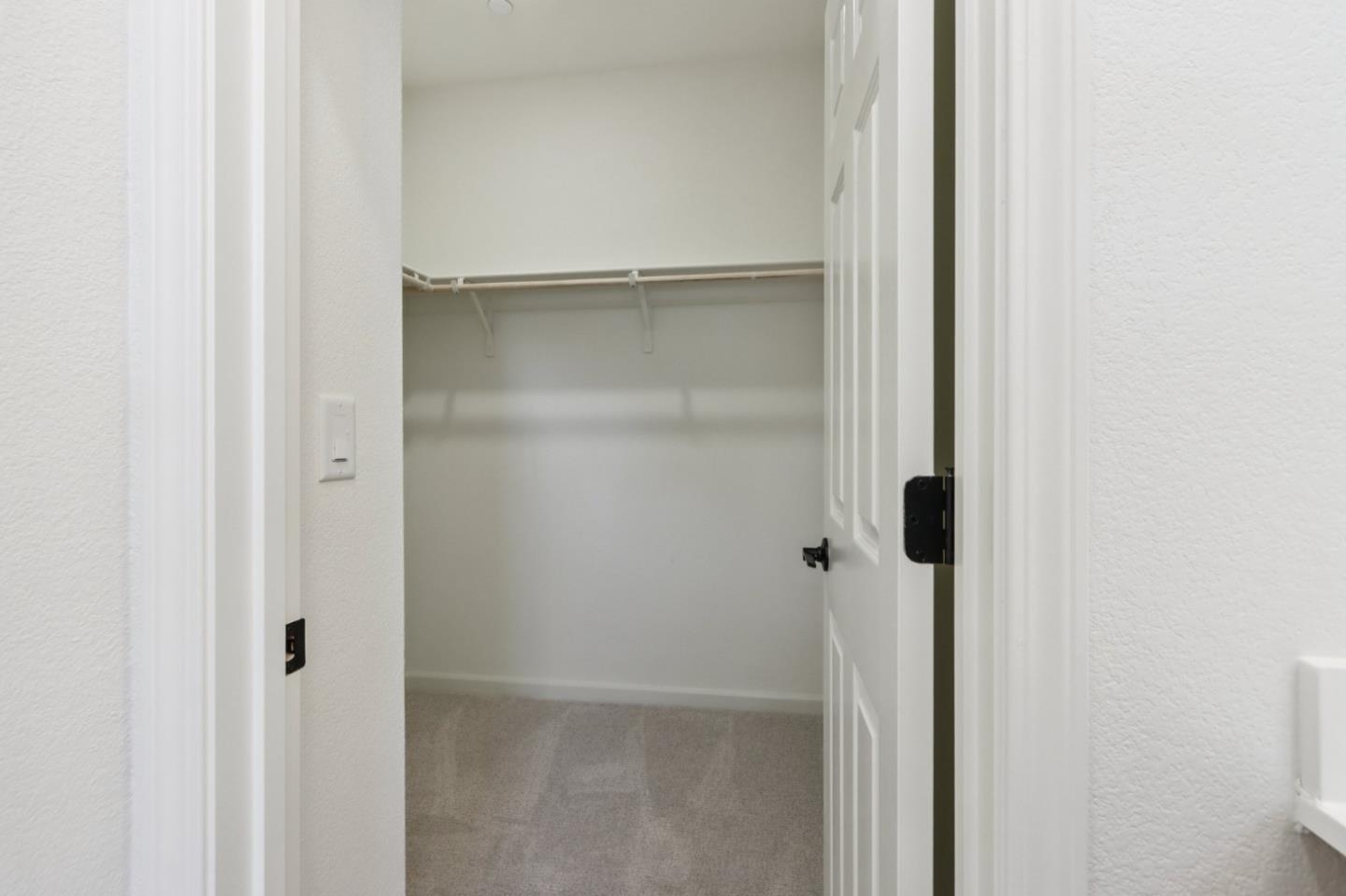 Detail Gallery Image 28 of 35 For 1871 Amaryllis Dr, Hollister,  CA 95023 - 4 Beds | 3 Baths