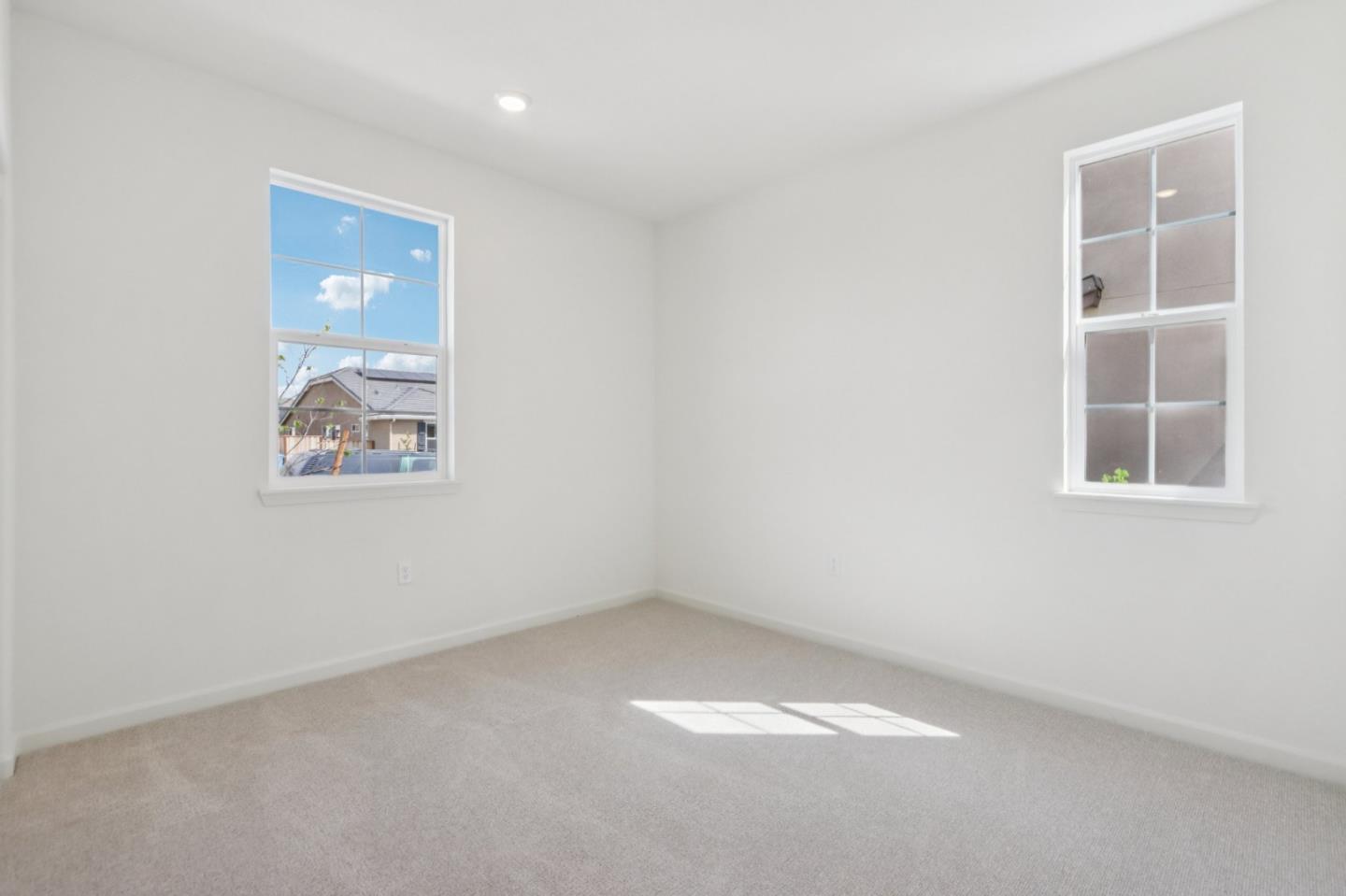 Detail Gallery Image 30 of 35 For 1871 Amaryllis Dr, Hollister,  CA 95023 - 4 Beds | 3 Baths