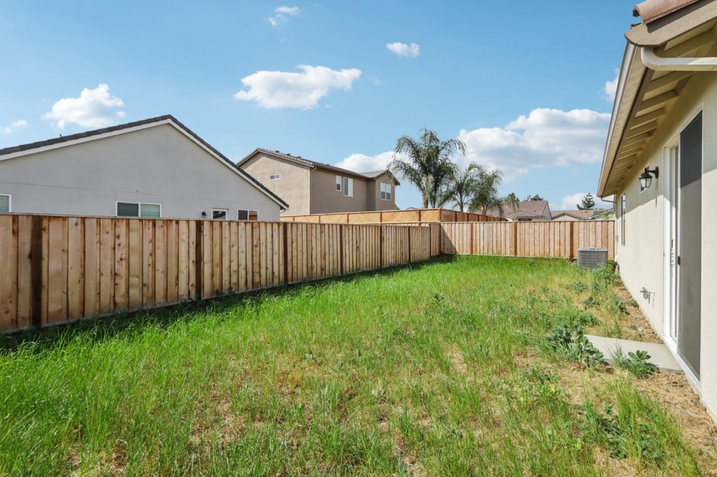 Detail Gallery Image 32 of 35 For 1871 Amaryllis Dr, Hollister,  CA 95023 - 4 Beds | 3 Baths