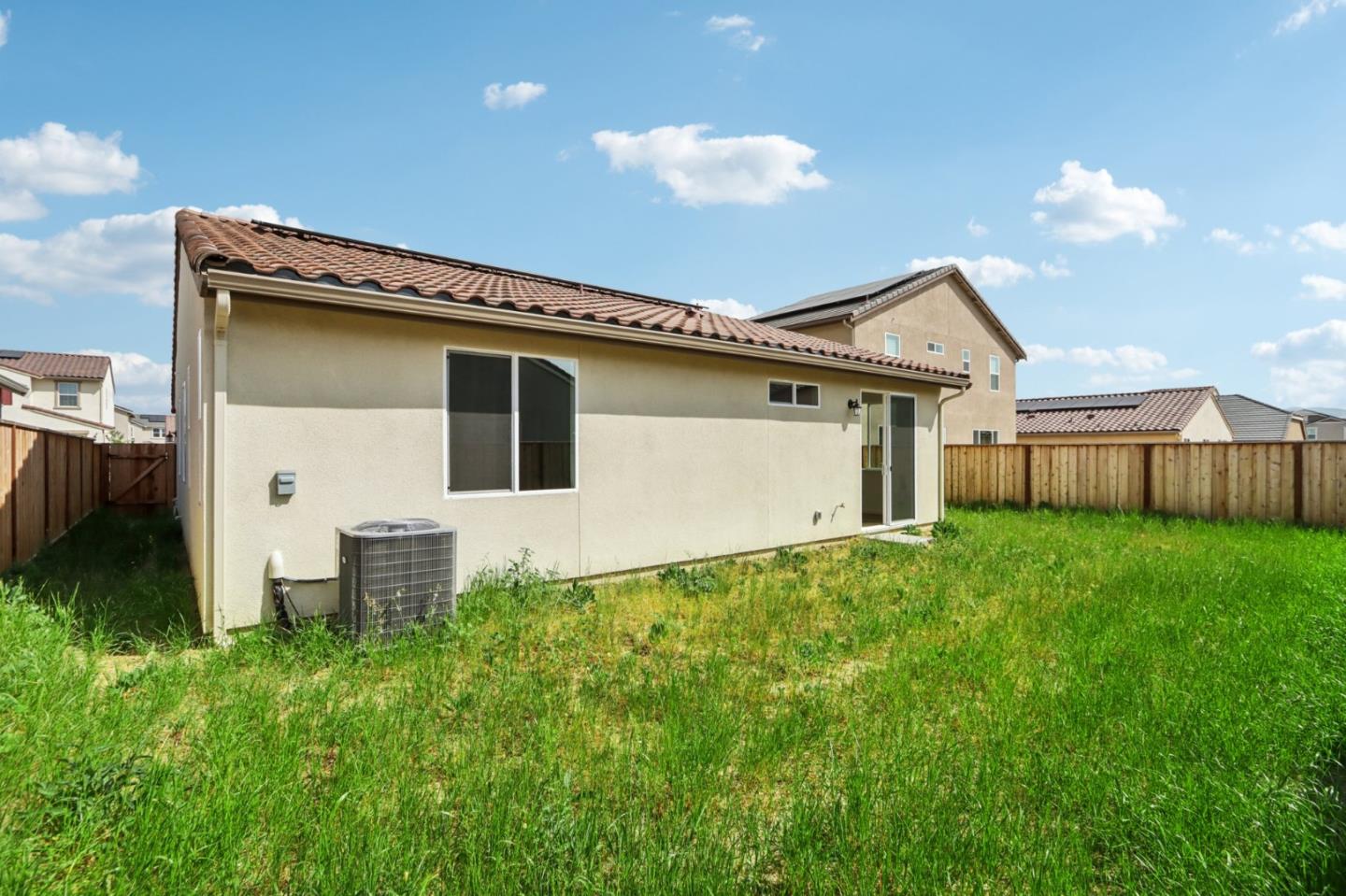 Detail Gallery Image 35 of 35 For 1871 Amaryllis Dr, Hollister,  CA 95023 - 4 Beds | 3 Baths