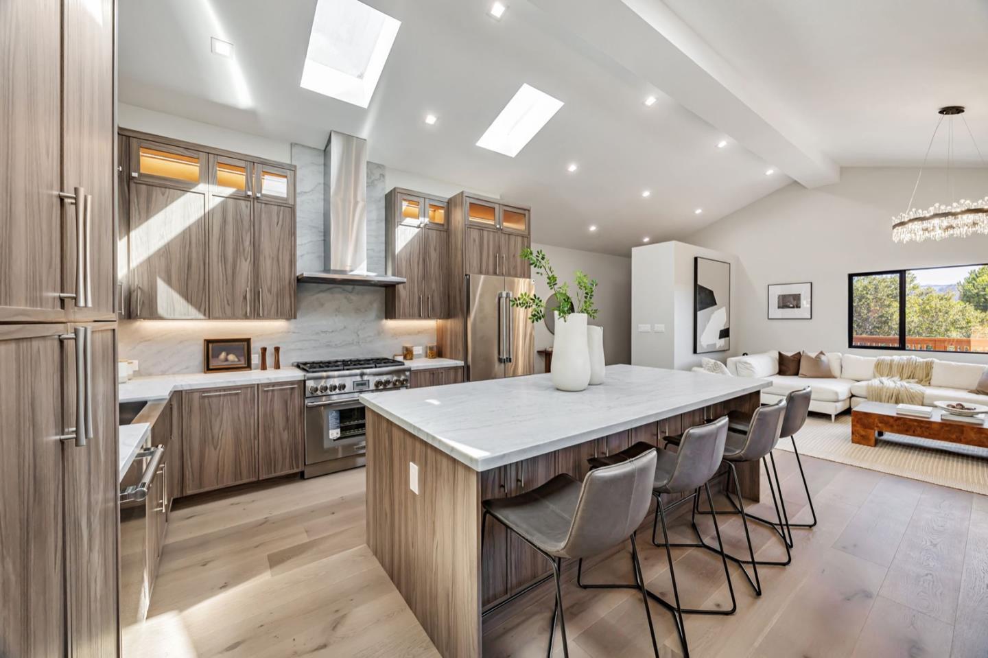 Detail Gallery Image 13 of 82 For 140 Northam Ave, San Carlos,  CA 94070 - 3 Beds | 2/1 Baths