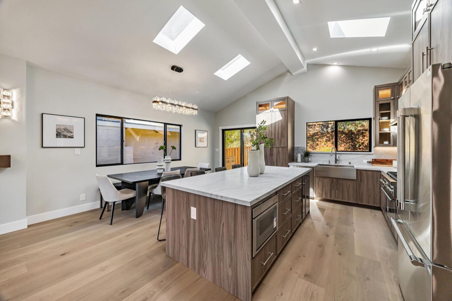 Detail Gallery Image 14 of 82 For 140 Northam Ave, San Carlos,  CA 94070 - 3 Beds | 2/1 Baths