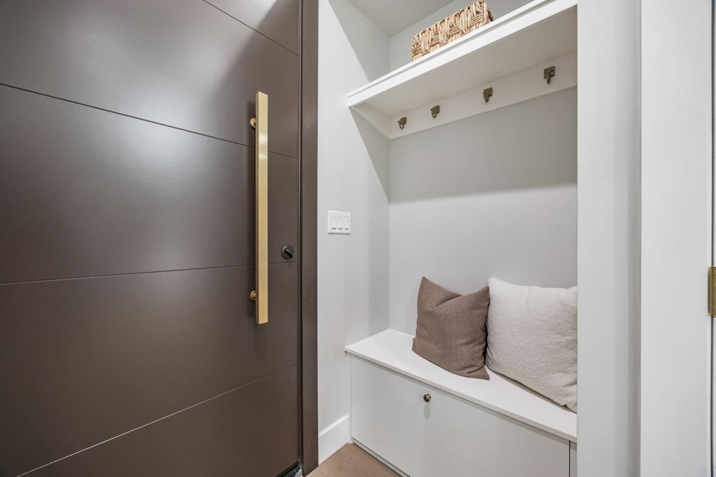 Detail Gallery Image 21 of 82 For 140 Northam Ave, San Carlos,  CA 94070 - 3 Beds | 2/1 Baths