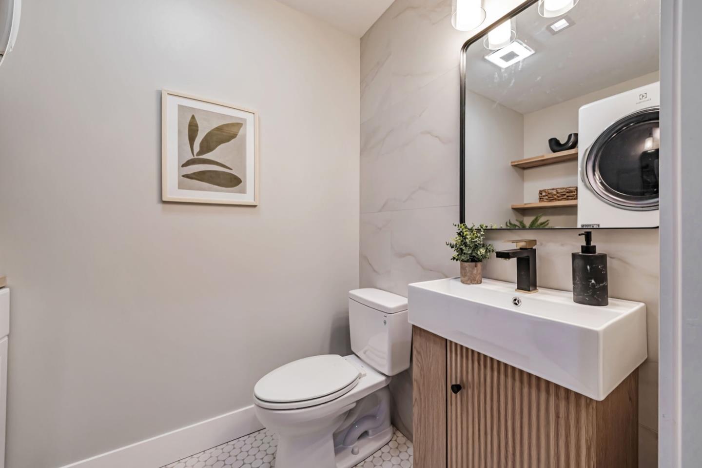 Detail Gallery Image 25 of 82 For 140 Northam Ave, San Carlos,  CA 94070 - 3 Beds | 2/1 Baths