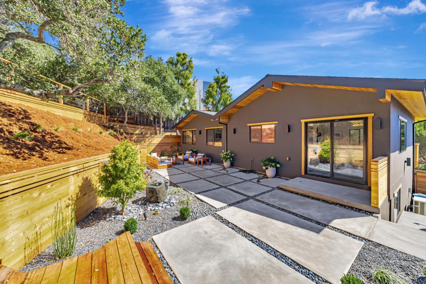 Detail Gallery Image 30 of 82 For 140 Northam Ave, San Carlos,  CA 94070 - 3 Beds | 2/1 Baths