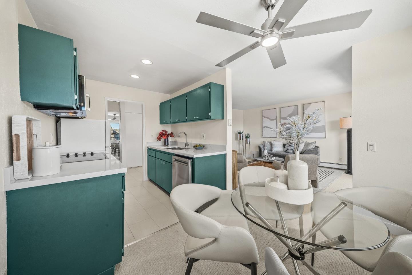 Detail Gallery Image 16 of 38 For 220 Atlantic Ave #310,  Santa Cruz,  CA 95062 - 1 Beds | 1 Baths