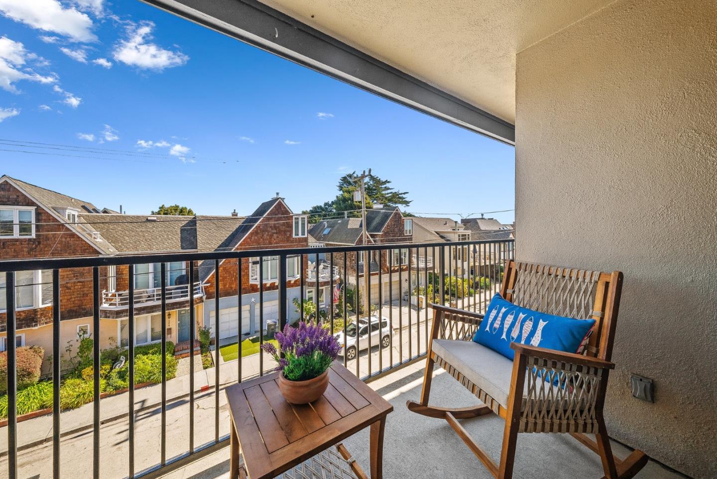 Detail Gallery Image 8 of 38 For 220 Atlantic Ave #310,  Santa Cruz,  CA 95062 - 1 Beds | 1 Baths