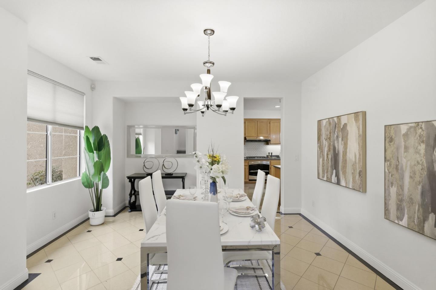 Detail Gallery Image 12 of 84 For 30279 Brookfield Rd, Hayward,  CA 94544 - 5 Beds | 3 Baths